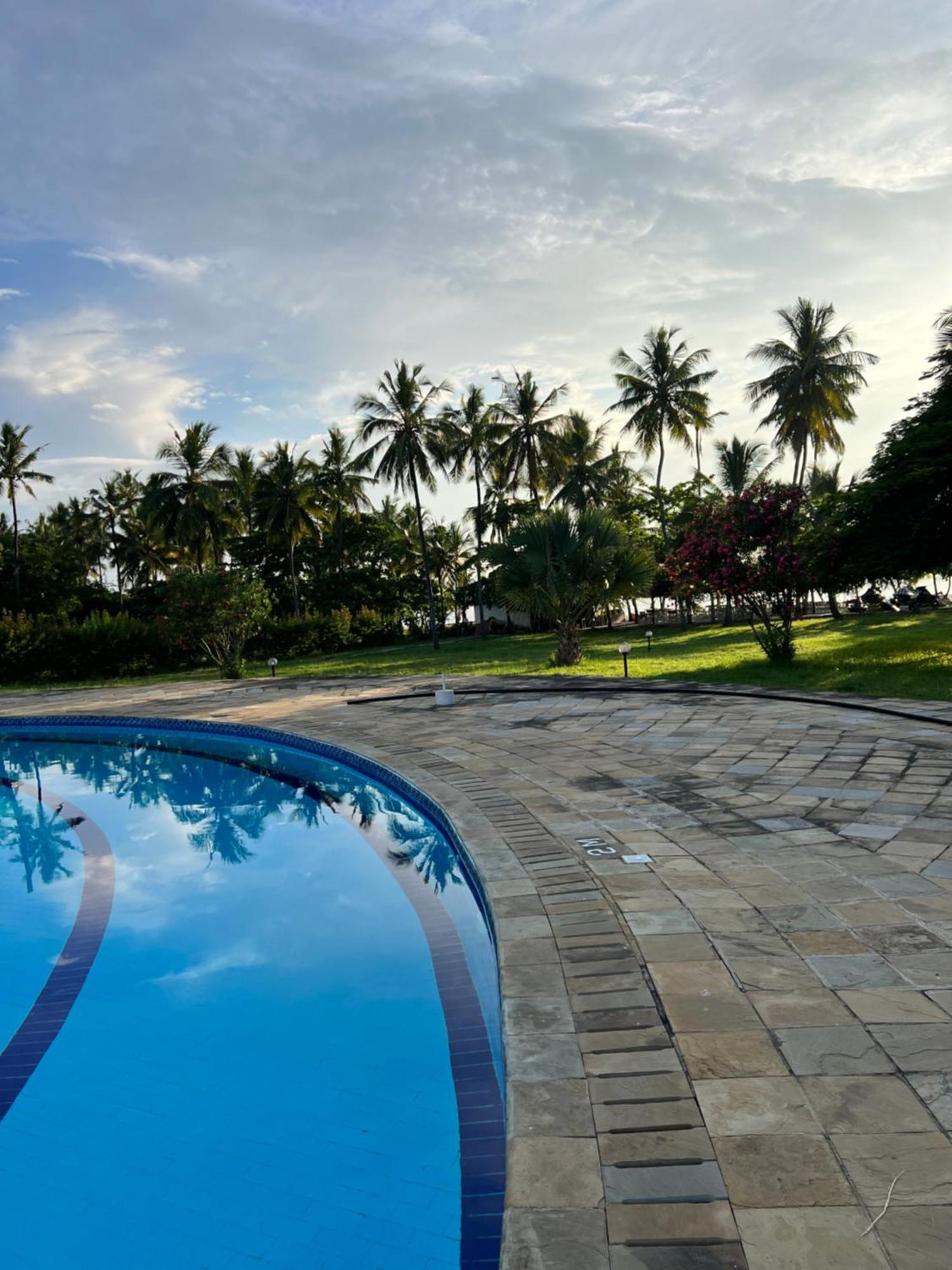 Waves And Wanderlust-Diani Beach Exteriér fotografie